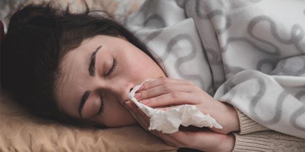 چگونه هنگام سرماخوردگی خواب بهتری داشته باشیم؟