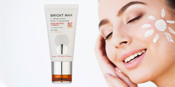 محافظت موثر از پوست با کرم ضد آفتاب ویتامین سی برایت مکس SPF50
