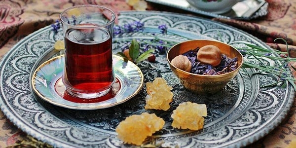 دمنوش گل گاوزبان و لیمو عمانی