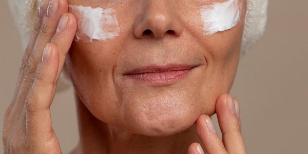 بهترین ضد آفتاب ضد چروک برای بالای 40 سال