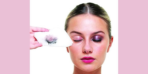 چطور یک پاک ‌کننده آرایش چشم مناسب برای پلک‌های حساس انتخاب کنیم؟