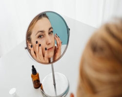 نحوه استفاده از رتینول در روتین پوستی