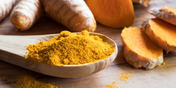 گیاه زردچوبه با نام علمی Curcuma longa